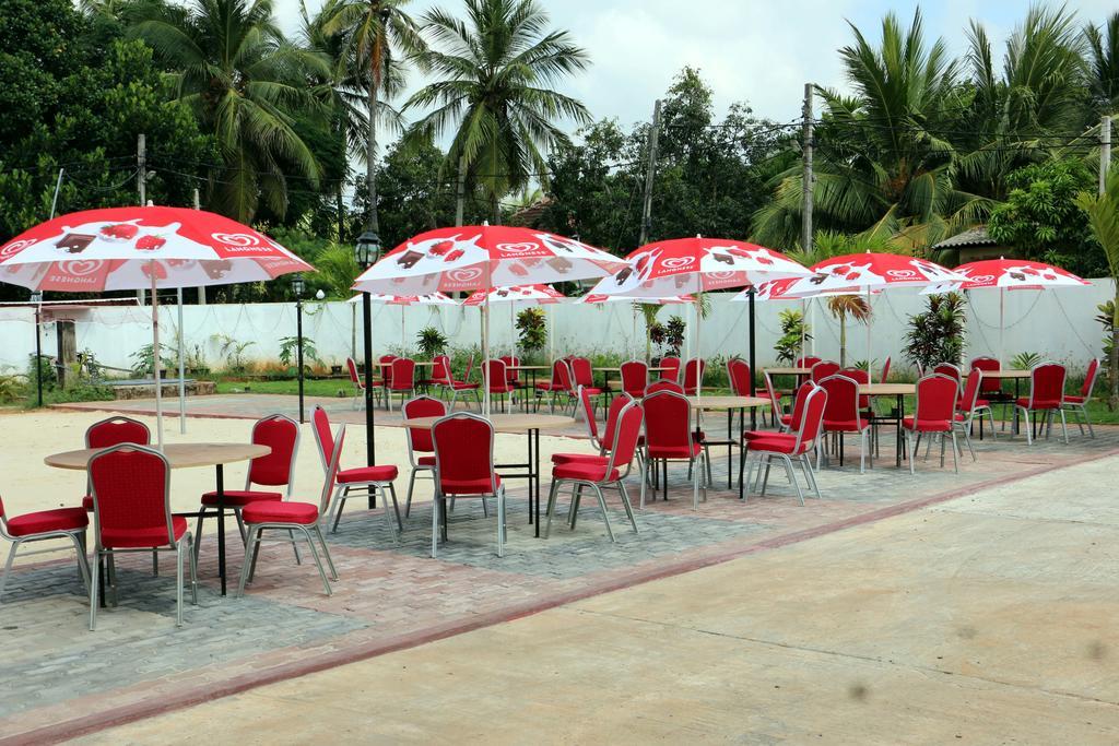 US Hotel Jaffna Exterior foto