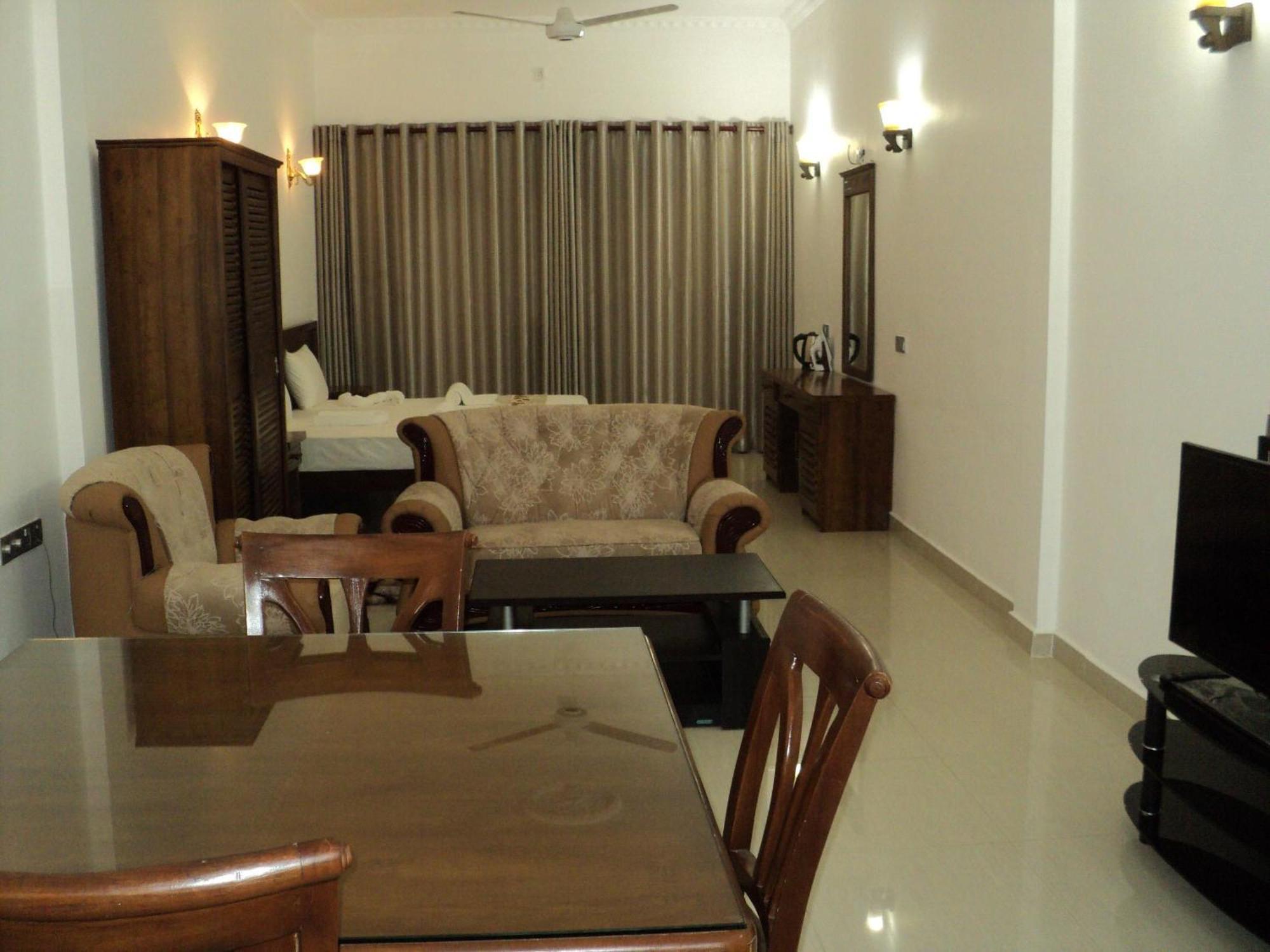 US Hotel Jaffna Exterior foto